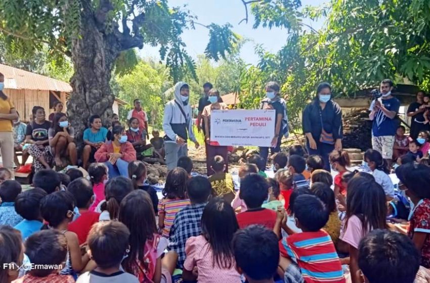  Tim Ekspedisi Seroja dan Relawan Melakukan Aktivitas Motorik Bersama Anak-anak Penyitas Bencana di NTT