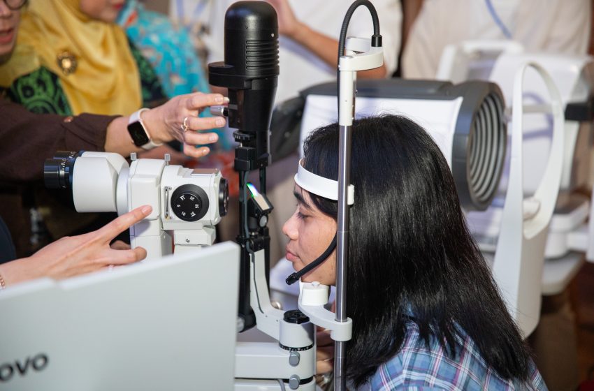  Menicon Luncurkan Lensa Ortho-K, Solusi Terapi Miopia Tanpa Operasi